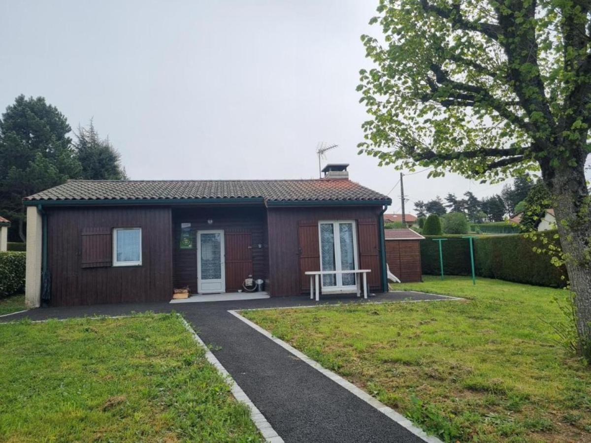 Gîte Usson-en-Forez, 3 pièces, 4 personnes - FR-1-496-163 Extérieur photo